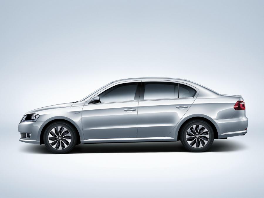  Volkswagen Lavida Bluemotion 2013 года  (фото 2 из 2)